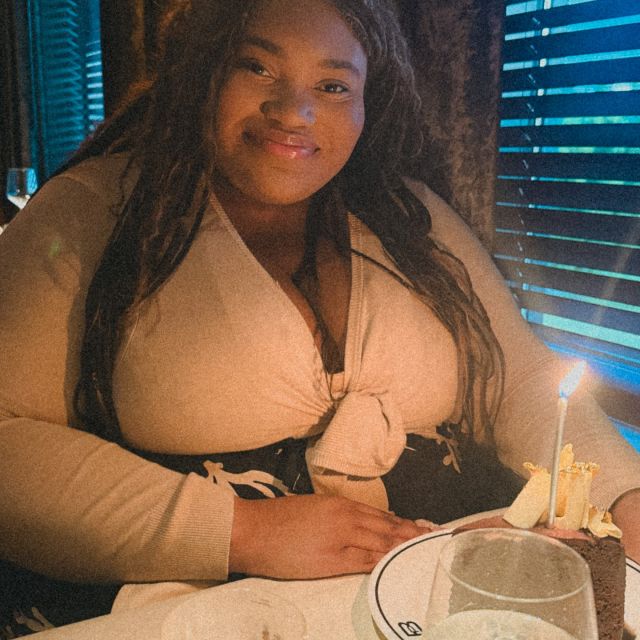 Meet the team!

Hi, I’m Tajhna the Leasing & Marketing Team Leader here at Verve! Originally from New York 🗽I bring the hustle. In my spare time, I tutor cello , escape to Jamaica whenever I can , and always have Justin Bieber playing in the background.