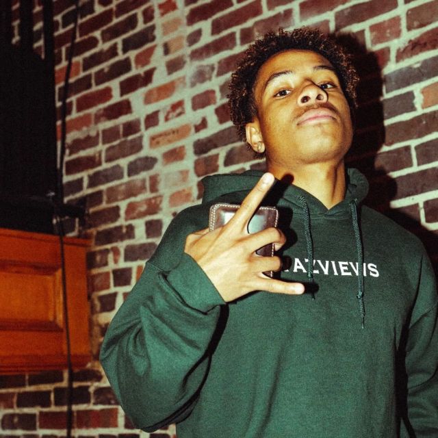 last pop-up of the year, and it’s at VERVE (duh). plus, you can enter to win these two vintage Purdue pieces. 

pop-up info: 
🚂 saturday, april 18 
🚂12-4pm
🚂 VERVE lobby 

giveaway info:
🎉follow us & @hammeredthreads 
🎉 like this image 
🎉 repost to your story

*tour with VERVE during this event to receive extra entries to our Airpod Pro Max and Meta Glasses giveaway*