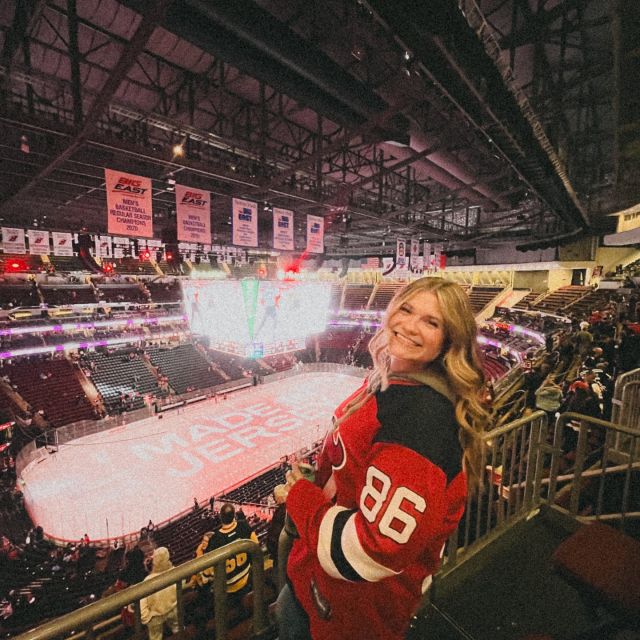 Meet the Team! 💃

Hey, I’m Julia and I’m the resident experience and hospitality intern at VERVE!  Im a second year audiology student from NJ.  You can usually catch me in the Zen courtyard, a study room, or at Harry’s if I’m not hosting an event 🕺