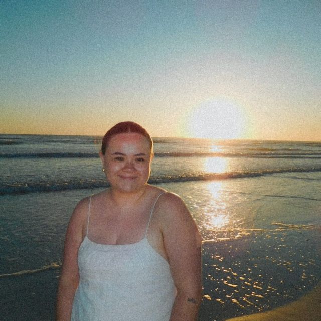 Meet the Team! 🕺

Hi I’m Annie! I’m a senior studying political science and philosophy. 🧐 After graduating Purdue, I hope to go to law school. Working at verve is so much fun and I have the best co-workers. It’s so great to live and work at the same place!