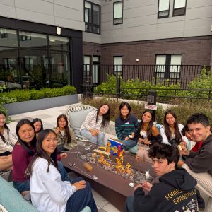 Nos encantó recibir a la Asociación Asiático-Americana de Purdue el mes pasado en la terraza de nuestra piscina. ¿Qué club quiere ser el siguiente? 🤩 Recordatorio... Verve ya ha puesto en marcha oficialmente nuestras tarifas exclusivas para grupos para el curso 2027-2028. ¿Quieres vivir con tus amigos Y ahorrar dinero cada mes? Empieza ya con tu solicitud. @purdueaaa