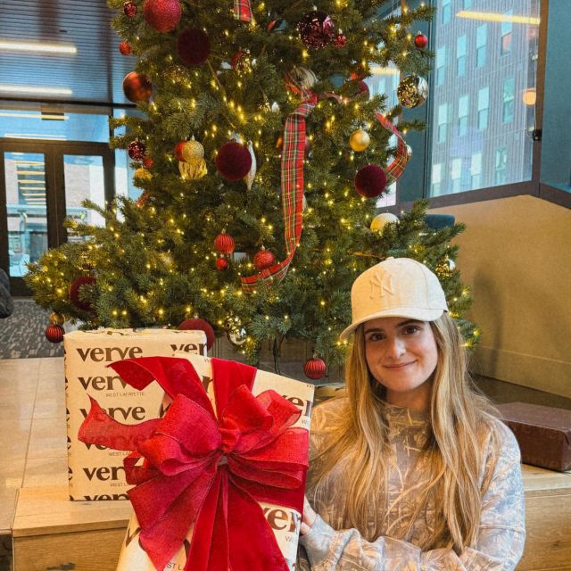 Mark your calendars and get ready for 5 Days of
VERVE starting December 8th! One winner will be announced every single day! Catch us around campus all next week for more chances to win!