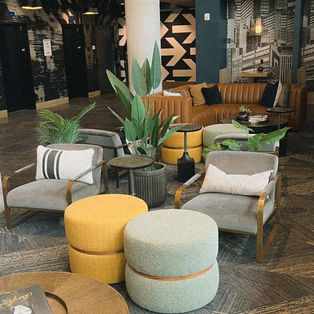 chairs?✅ couches?✅ all we’re missing is you…👀 so come take your seat while we’ve still got room at VERVE!